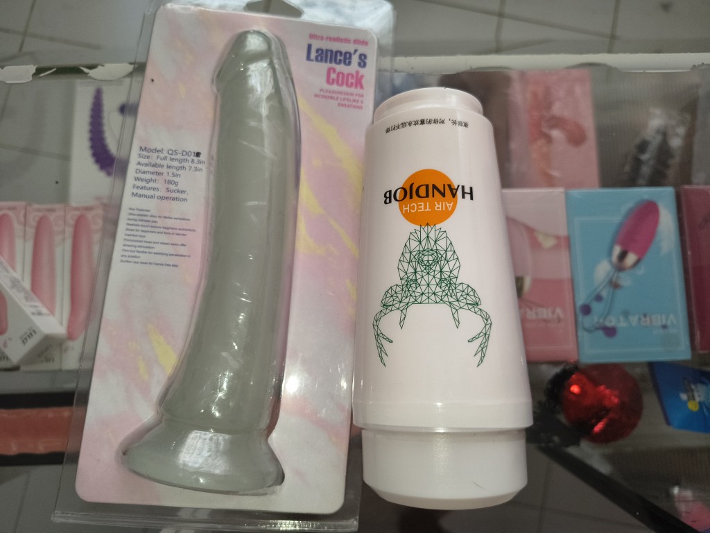 Combo #9 masturbador anal 16 cm reutilizable y dildo fósforecente 22 cm con ventosa