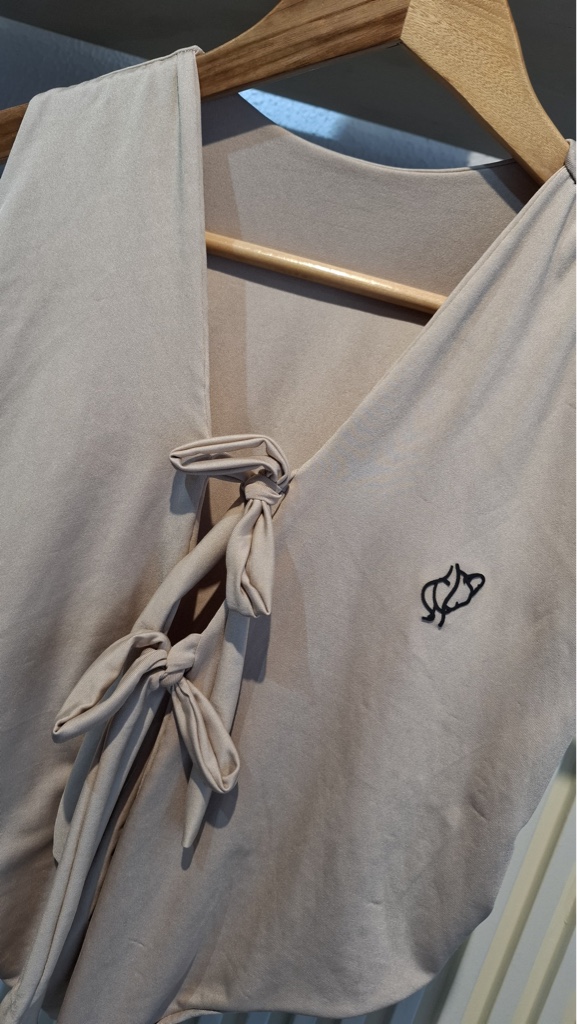 Blusa lazos arena
