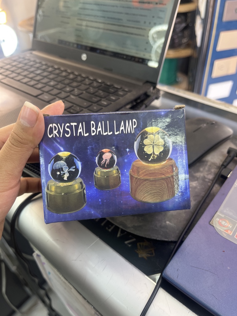 ESFERA LED 3D BASE PLASTICA RGB PEQUEÑA