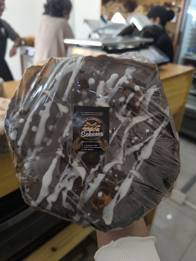 TORTA MATERA RELLENA Y COBER. CHOCO