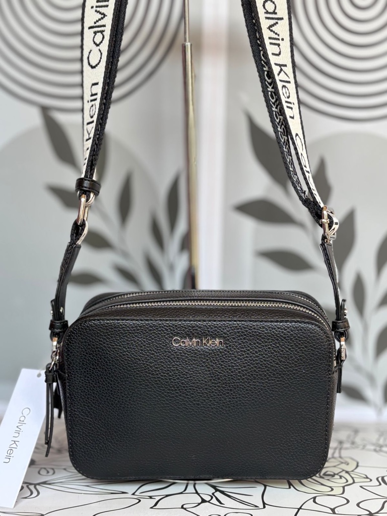 Crossbody Calvin Klein Strap remarcado