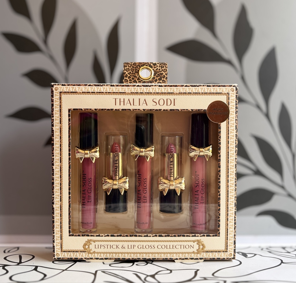 Set de labiales y brillos x5 de la colección «Charmed Kisses