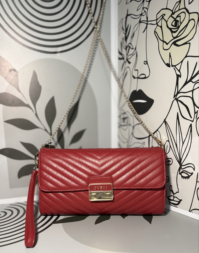 Bandolera Guess rojo vino