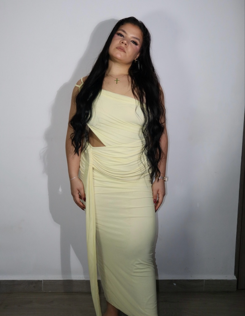 Vestido amarillo elegante