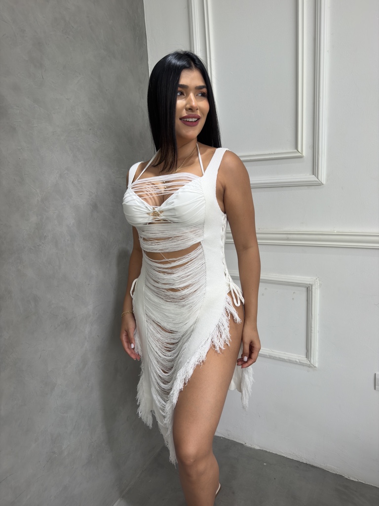 Vestido playero blanco flecos