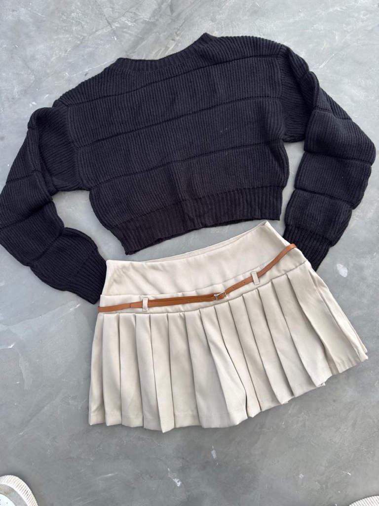 Falda beige con correa