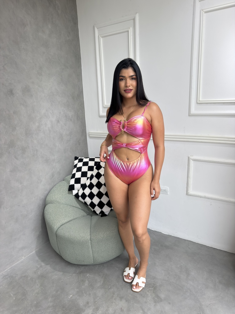 Traje de baño rosa metalico