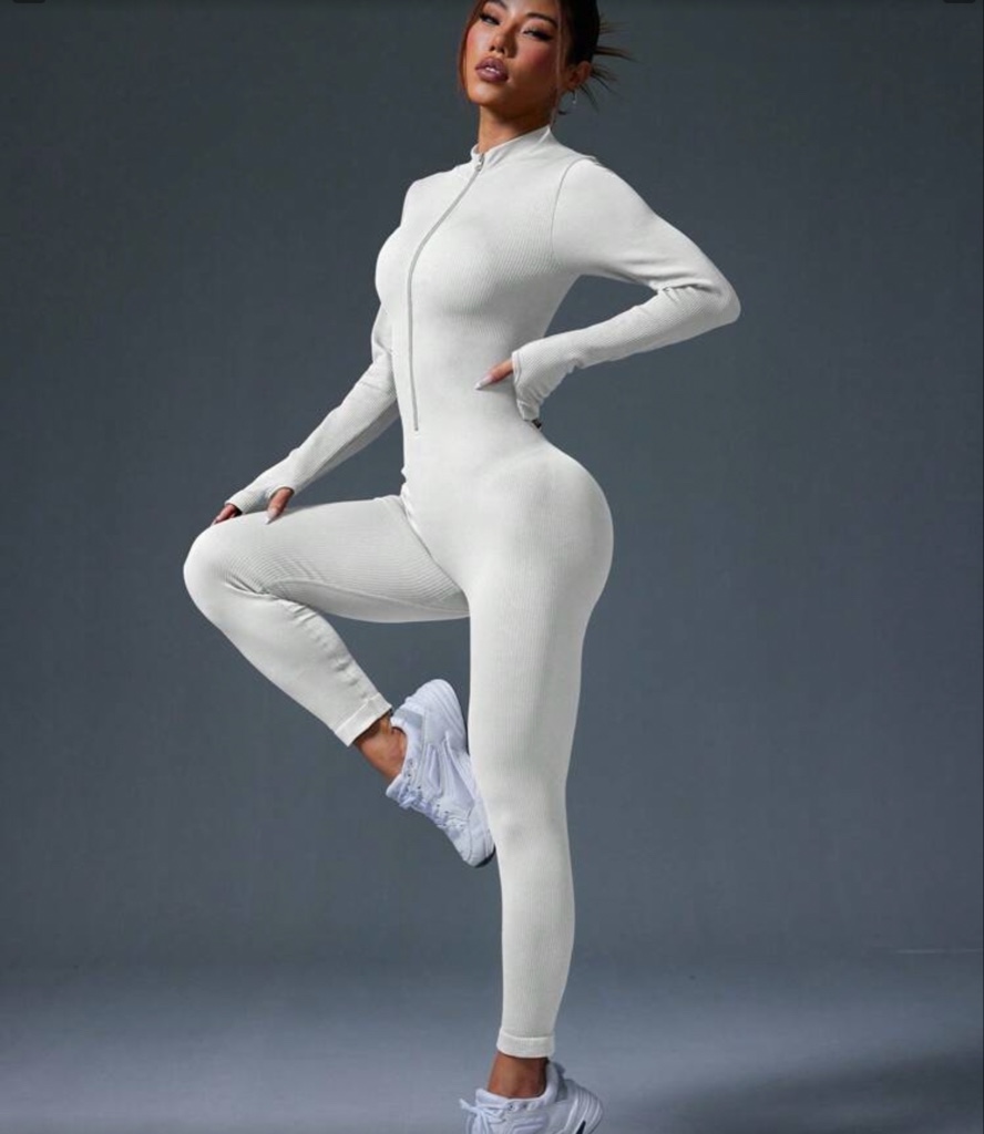 Conjunto blanco deportivo
