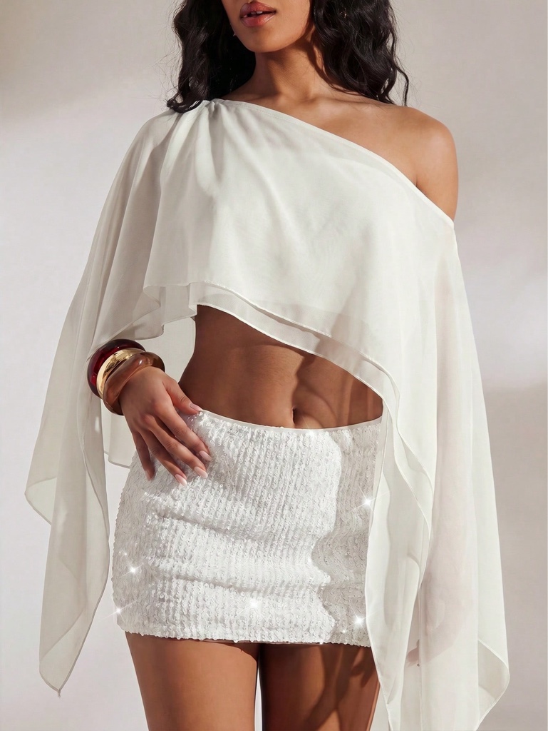 Blusa blanca asimétrica