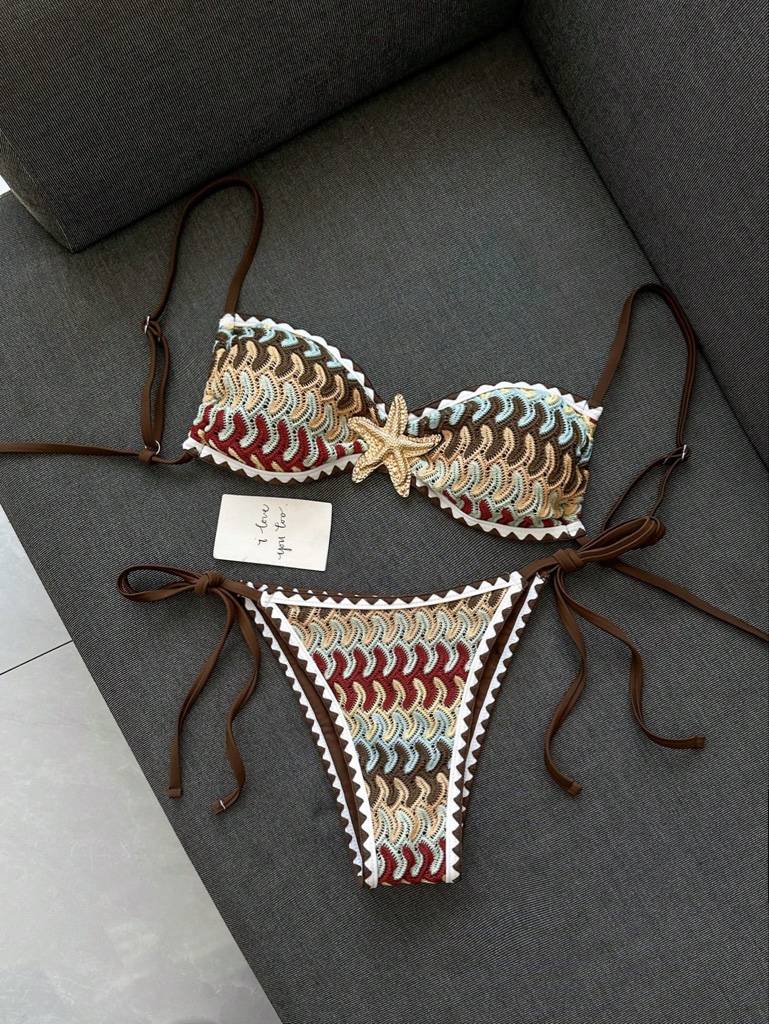 Bikini tejido multicolor con falda larga