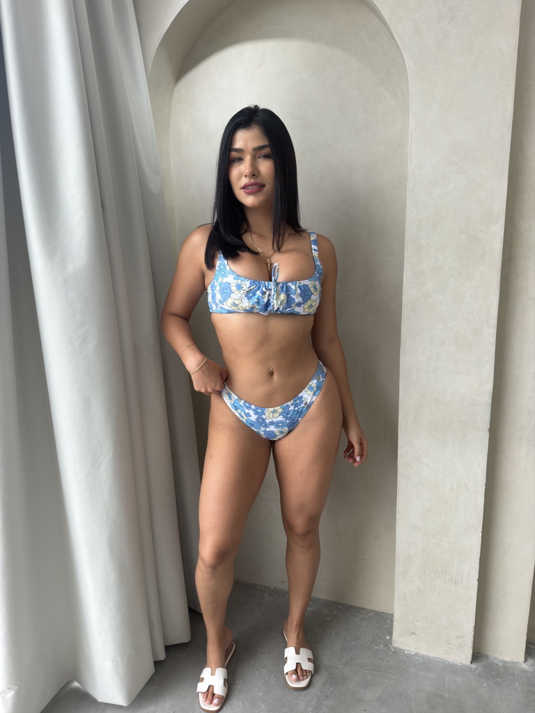 Bikini azul floreado