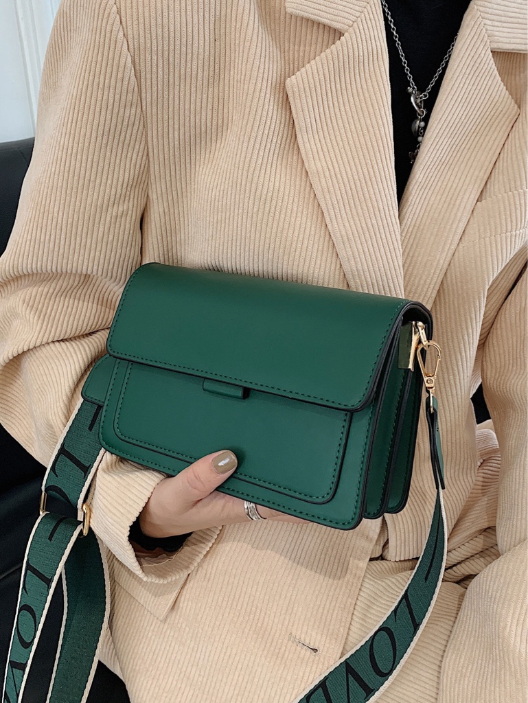 Cartera verde tipo bandolera