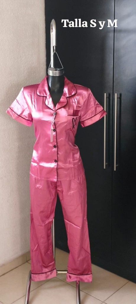 Pijama rosa satinado manga corta pantalón
