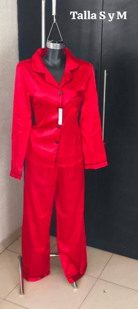 Pijama roja satín