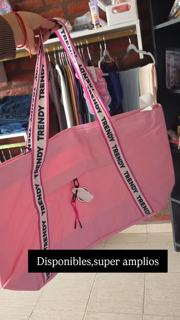 Trendy bolso rosa y también en negro