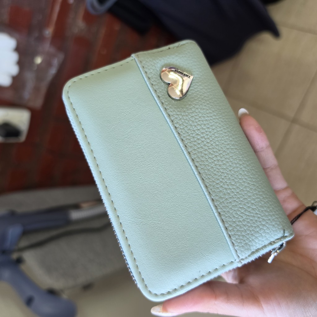 Billetera verde menta con corazon
