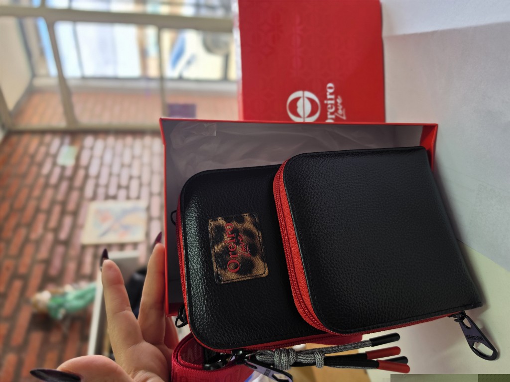 Oreiro Love negro bolso