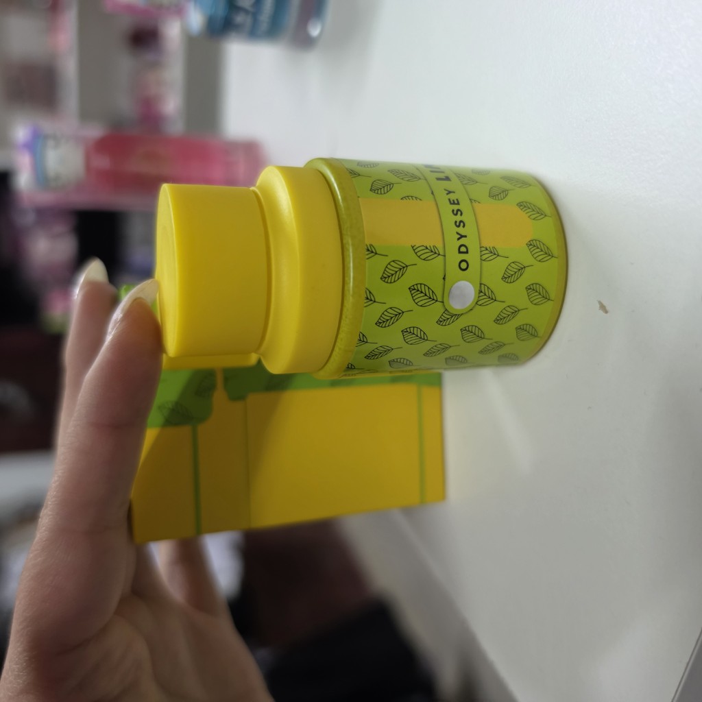 ODYSSEY Wild Lemon amarillo perfume