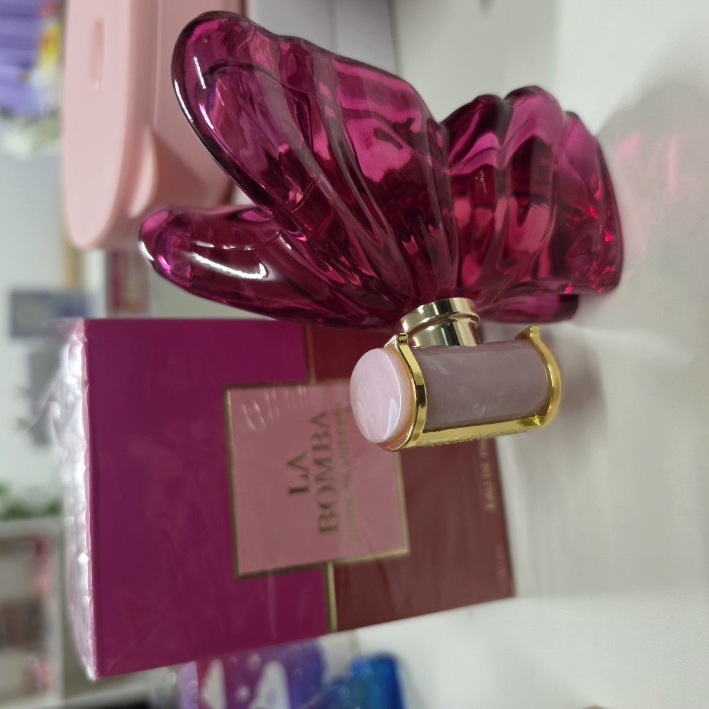 La Bomba perfume rosa