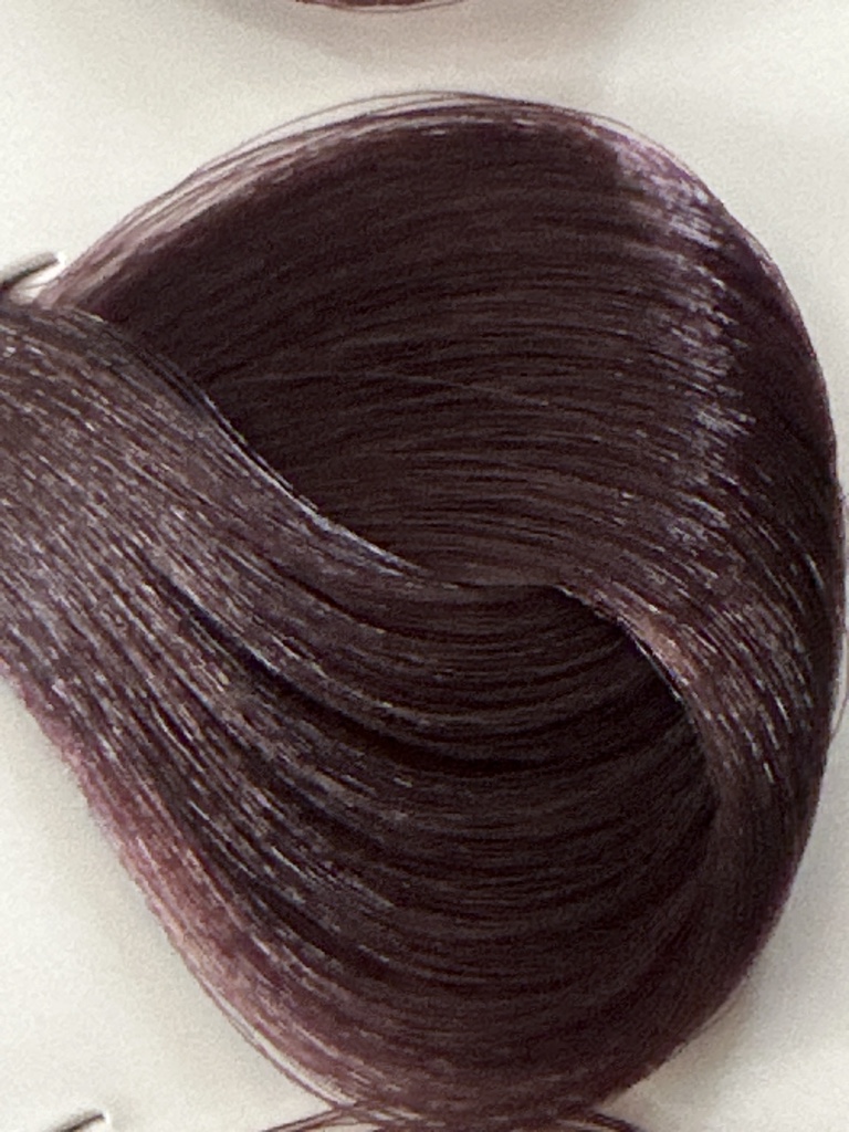 5.7 Atricos castaño claro violeta