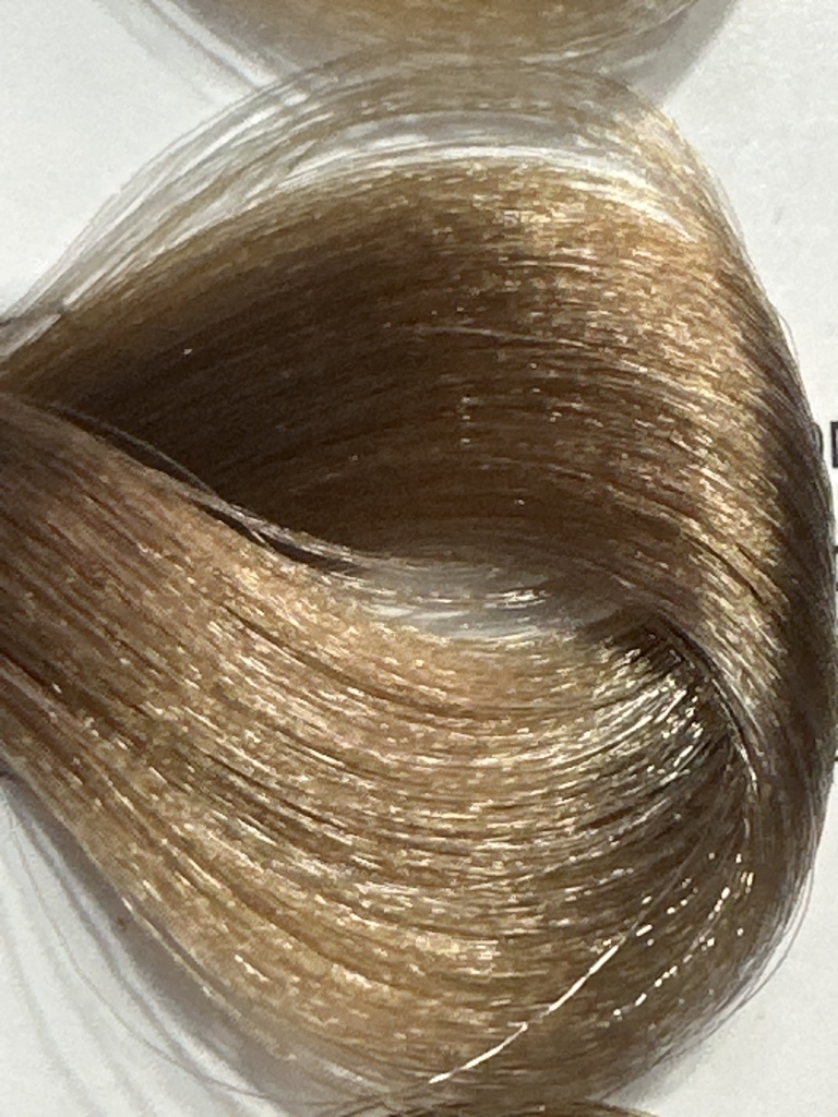 8.31 Atricos rubio claro beige