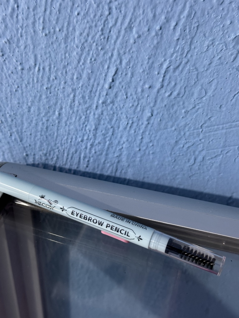 Delineador de cejas mecow