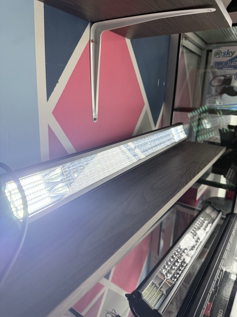 Barra LED recta 77cm
