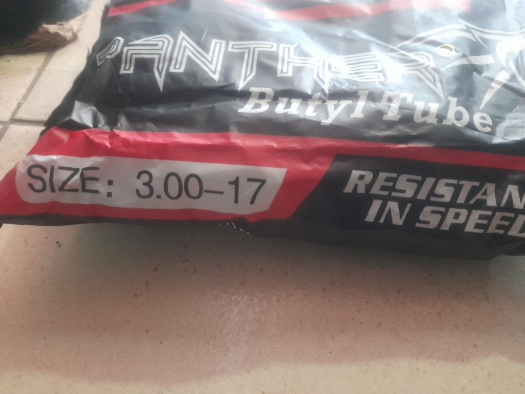 Neumático 300-17