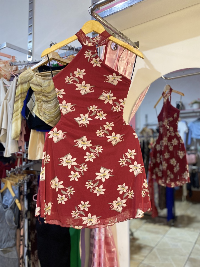 Vestido floreado vino