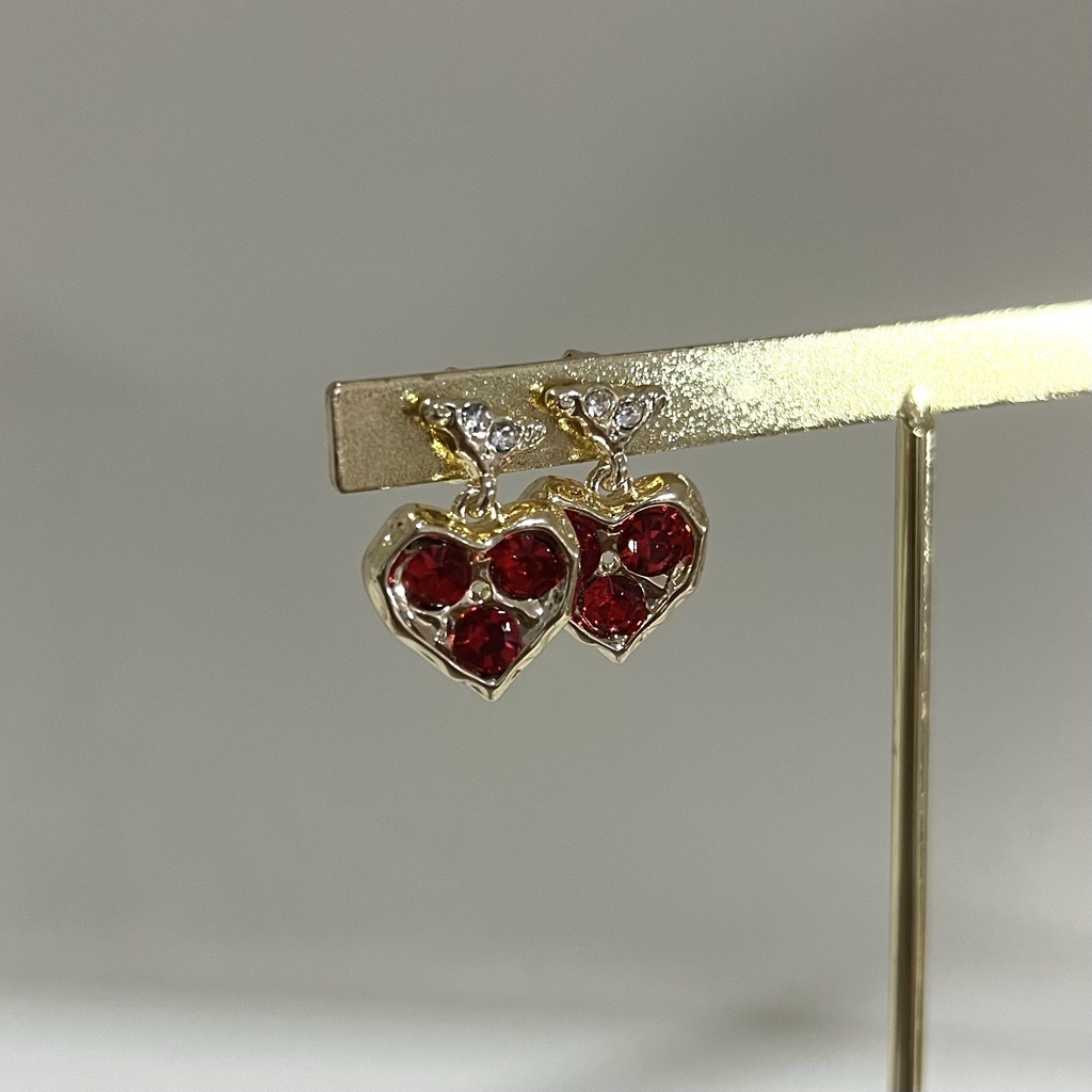 Aros corazón con cristales rojos