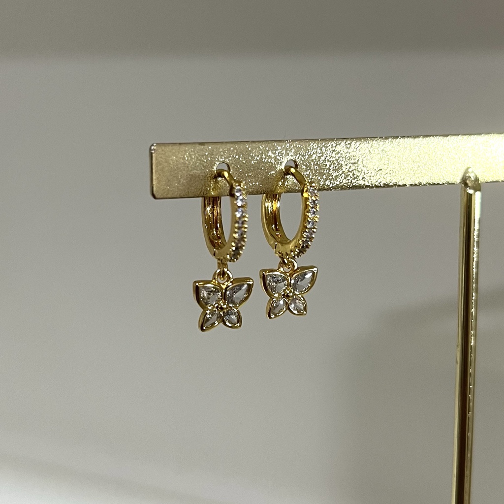 Argollas mariposa con microcircones