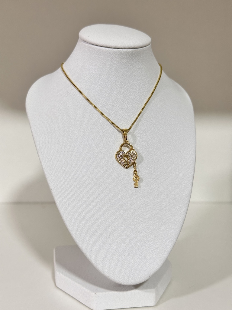 Collar corazón candado