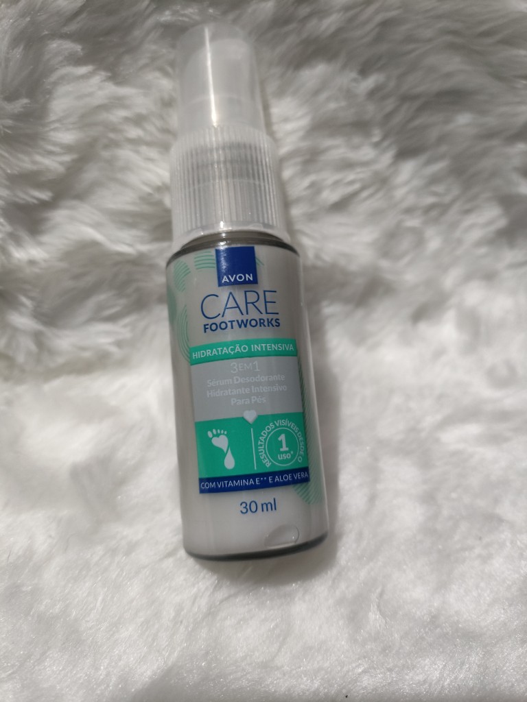 Avon Care Footworks hidratante para pés 30ml
