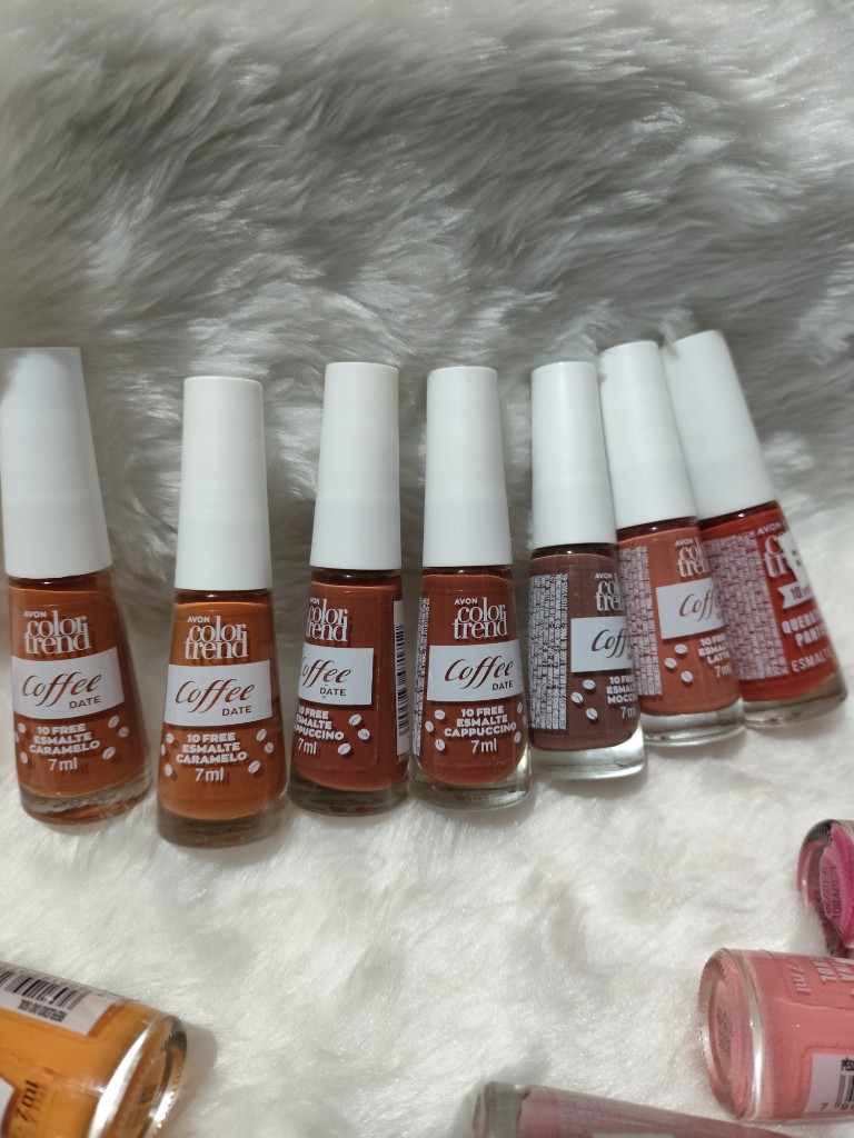 Avon Color Trend Coffee esmalte caramelo