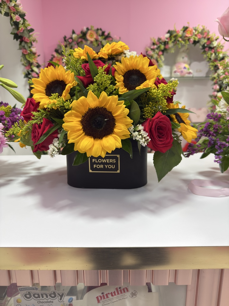 Box mixto Rosas y Girasoles