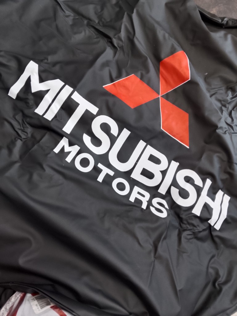 Forro llanta Mitsubishi