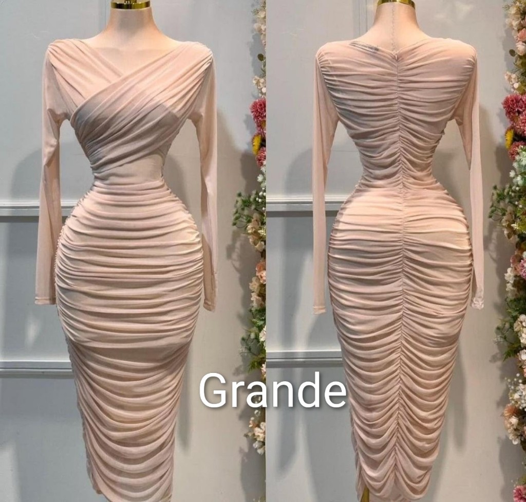 Vestido grande nude plisado