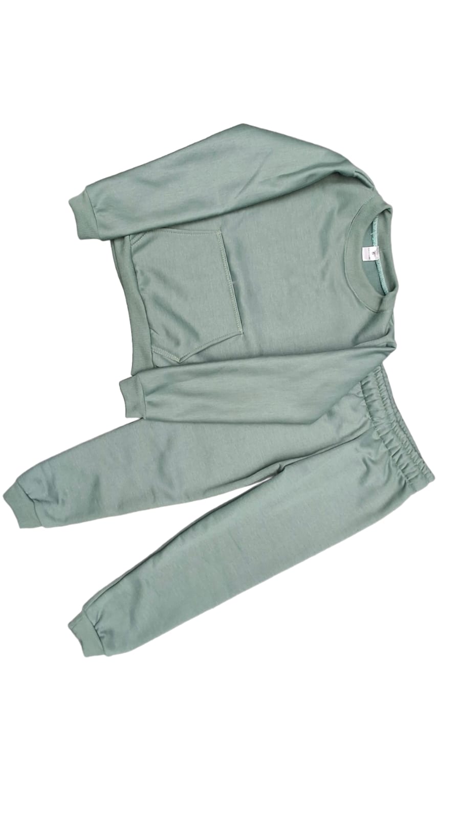 Conjunto deportivo verde menta