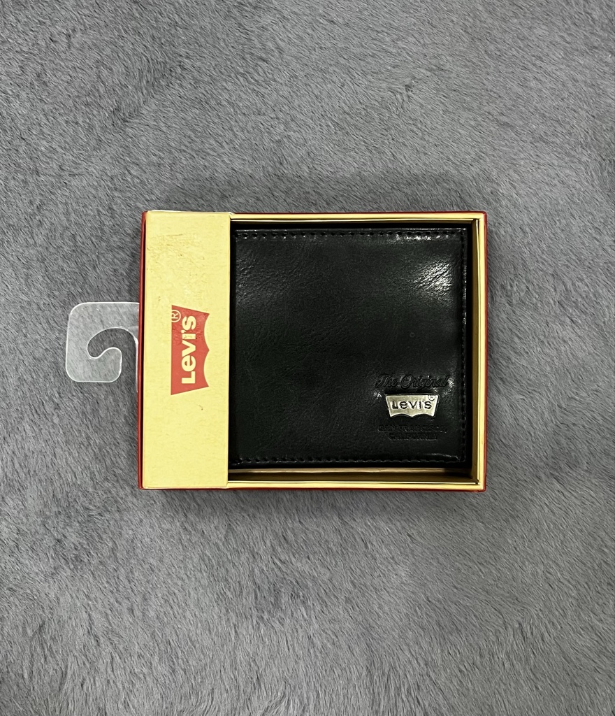 Cartera negra Levi’s con chapa