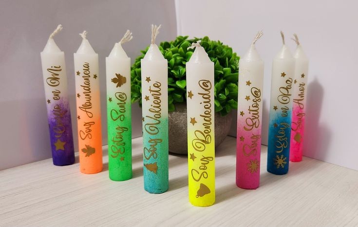 Velas Navideñas medianas multicolor personalizadas
