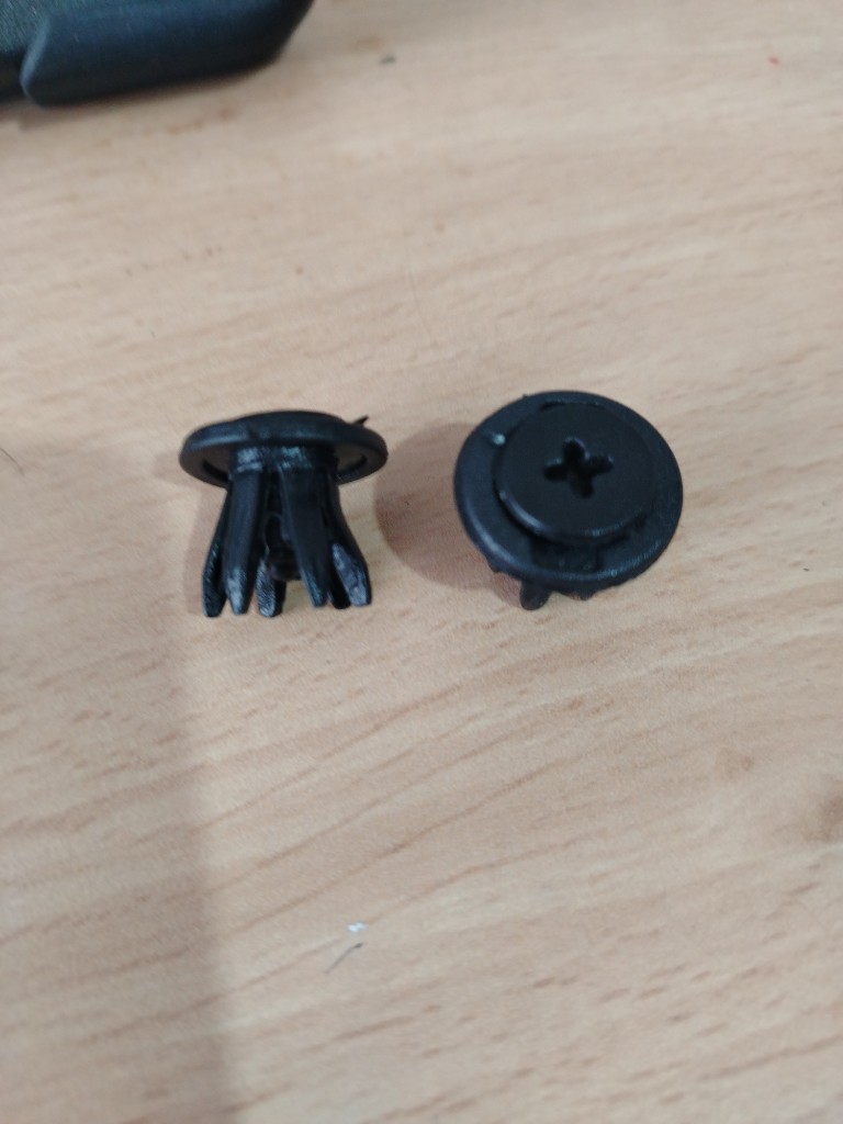 CODE 091W CLIP  BOMPER UNIVERSAL X 100 UNIDS