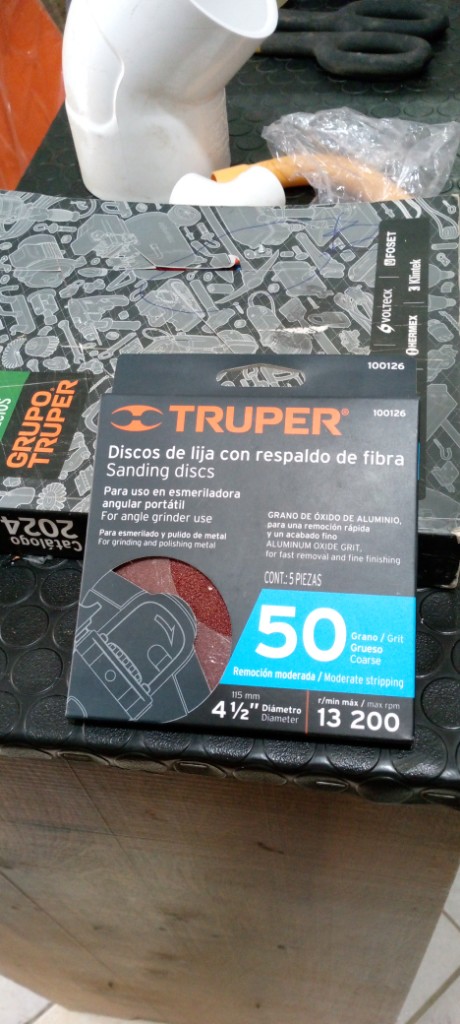 "DISCO DE LIJA 4-1/2"" CON RESPALDO DE FIBRA, GRANO 50, TRUPER"