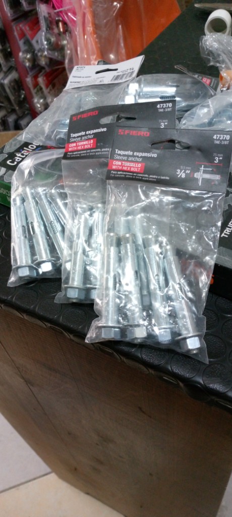 "BOLSA CON 4 TAQUETES EXPANSIVOS DE 3/8"" CON TORNILLO, FIERO"
