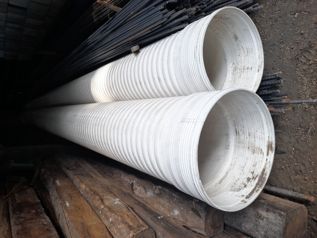 TUBO CORRUGADO BLANCO ALCANT. 10" × 6 M F949