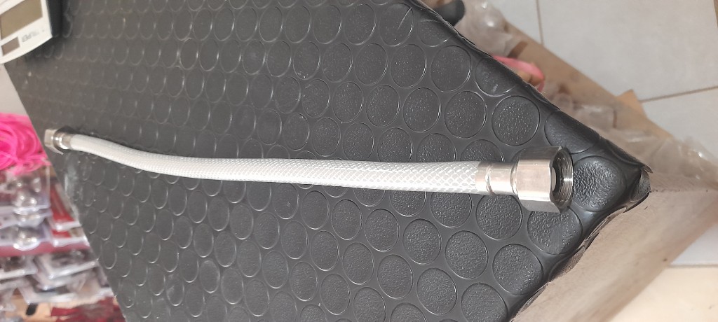 TUBO DE ABASTO LAVAMANOS TW 1/2"  / 1/2"