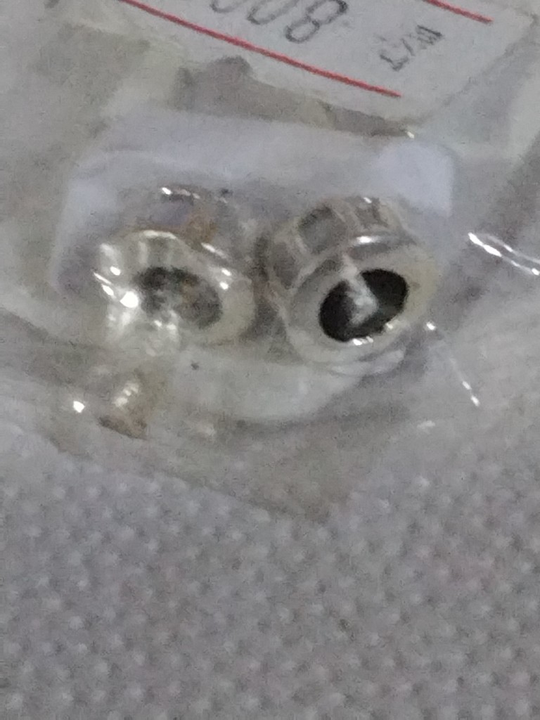 Negro tornillos