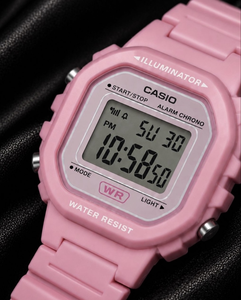 CASIO Vintage Digital – Pink Edition  La combinación del vibrante color rosa con su icónico diseño digital crea un estilo divertido, juvenil y lleno de personalidad. Su tamaño compacto y funciones prácticas lo convierten en una pieza perfecta para quienes buscan comodidad, funcionalidad y el clásico estilo de Casio.