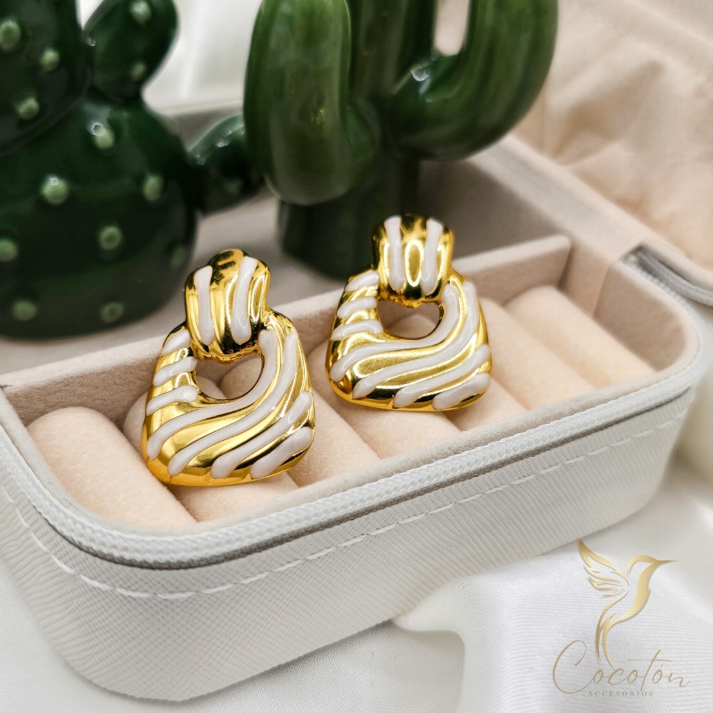 Aretes dorado & blanco