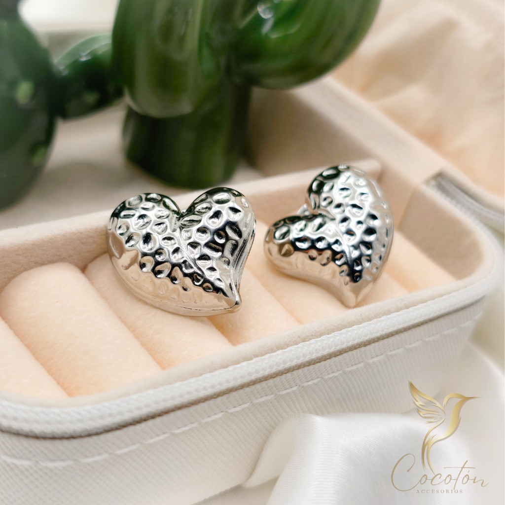 Aretes de corazón color plata