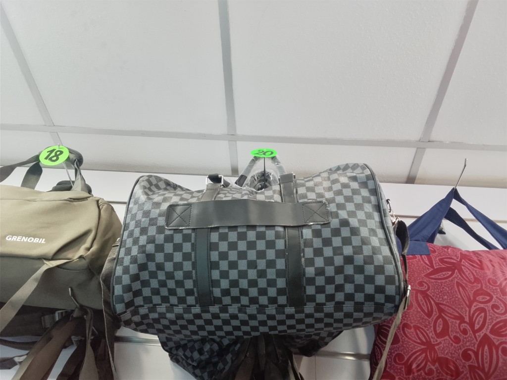 Bolso GRENOBIL cuadriculado negro